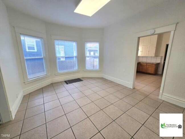 Building Photo - Classic &amp; Stunning Three Bedroom Home!
