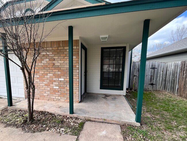 Building Photo - 3/2 Lease Near The Domain!