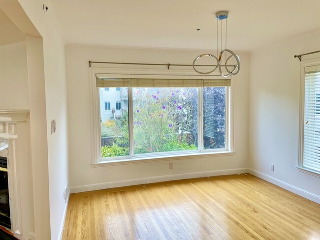 Dining room - 2228 Beach St