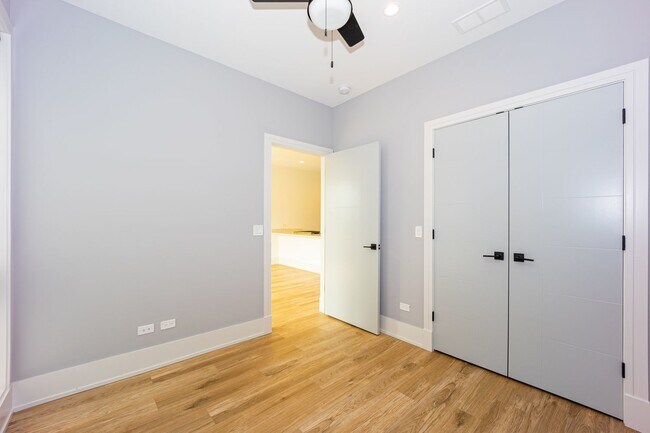Foto del edificio - 4540 N Ravenswood Ave