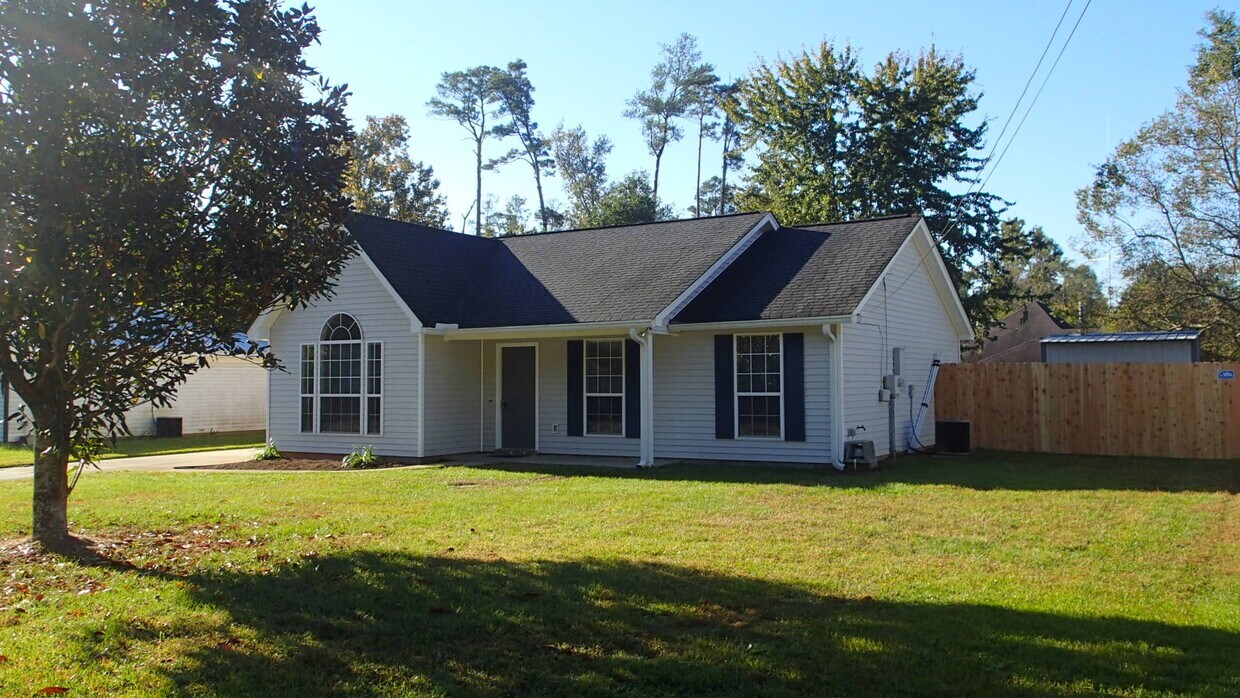 556 Montmartre St, Mandeville, LA 70448 House for Rent in Mandeville, LA