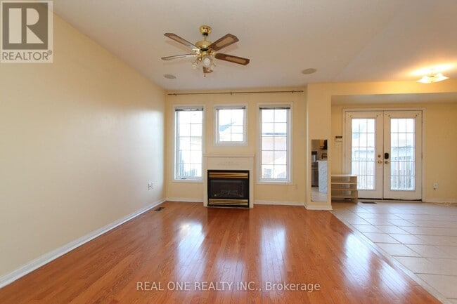 Building Photo - 749 Bur Oak Ave