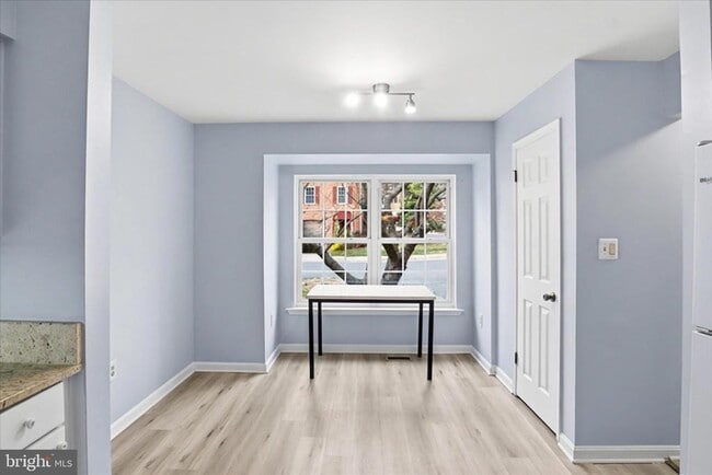 Foto del edificio - 6105 Castletown Way