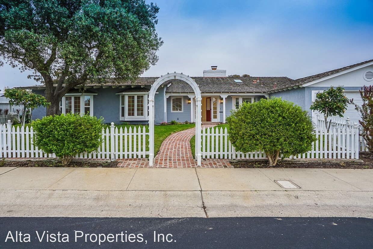 Primary Photo - 4 br, 3 bath House - 8891 Nottingham Pl.