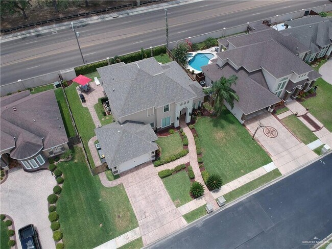 Foto del edificio - 1208 Rocotillo Ln