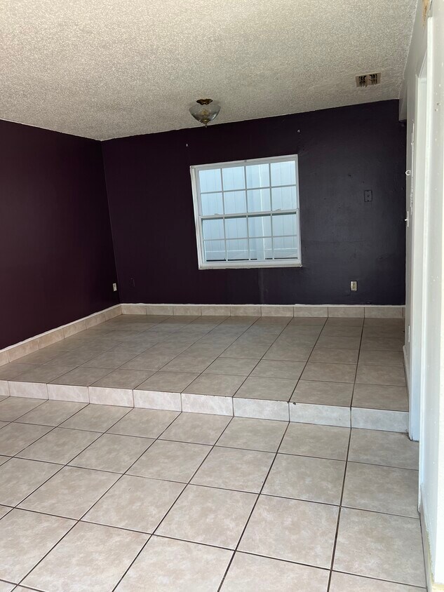 Foto principal - 5653 Townhouse Dr