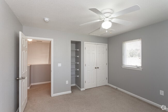 3BR, 2BA - 1350 SF - Four Winds Apartments