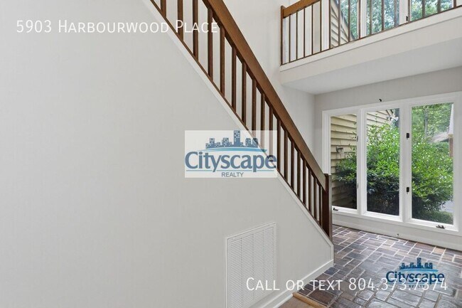 Foto del edificio - 5903 Harbourwood Pl