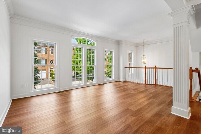 Foto del edificio - 8028 Samuel Wallis St