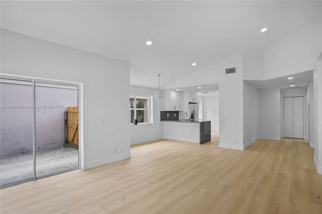 Building Photo - 9354 Arborwood Cir