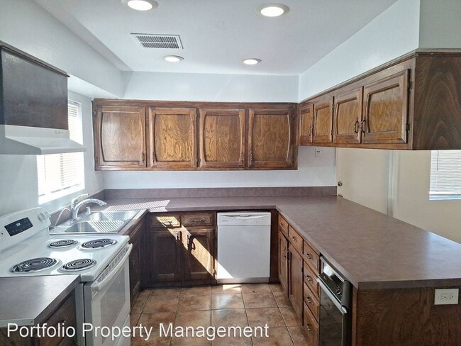Foto del edificio - 3 br, 2 bath House - 2607 GEMLINE AVE
