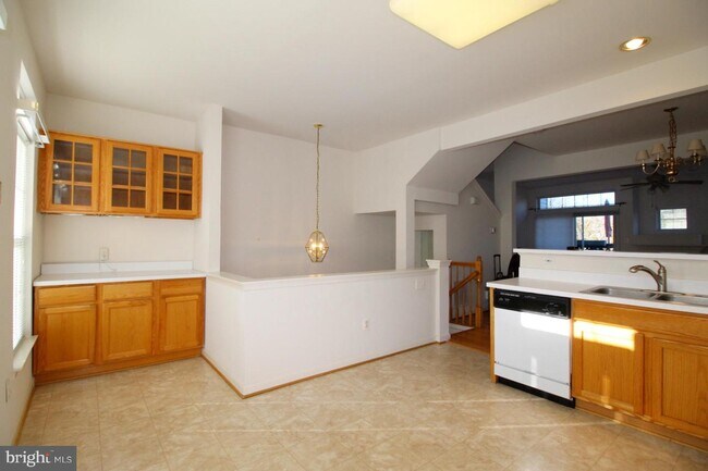 Building Photo - 5851 Pearson Ln