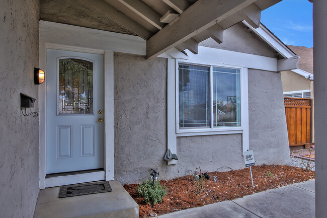 Foto del edificio - 4bd/2ba Home in South San Jose – Available...