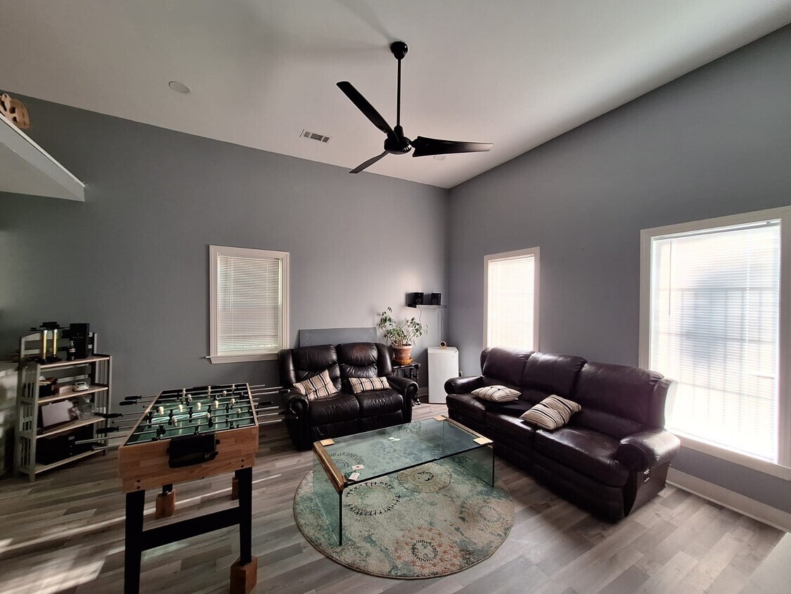 Foto principal - 830 N 7th St