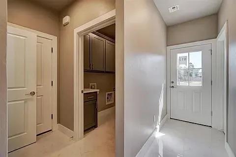 Foto del edificio - 616 Abadan Dr