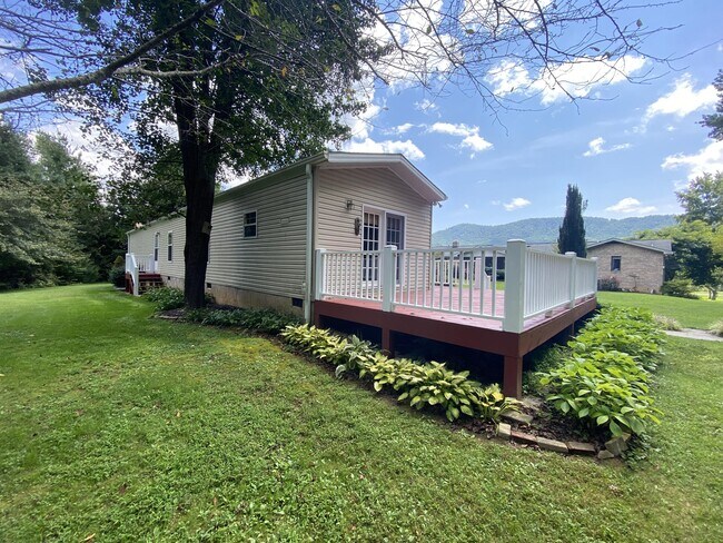Foto del edificio - 2075 Walnut Cove Rd