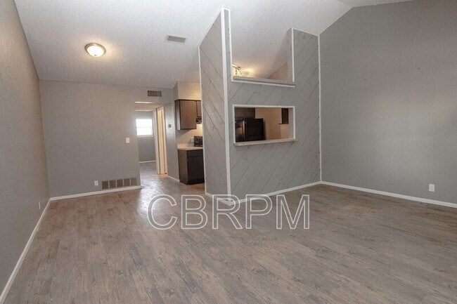 Foto del edificio - 605 NW 15th St