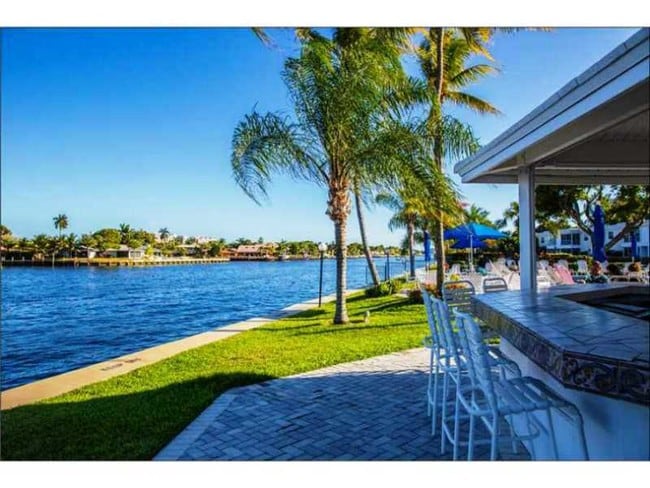 Building Photo - 6241 Bay Club Dr