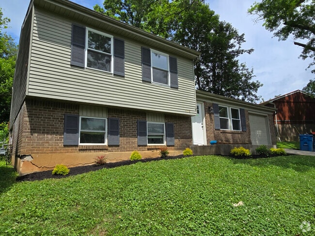 Building Photo - 9008 John Paul Ct