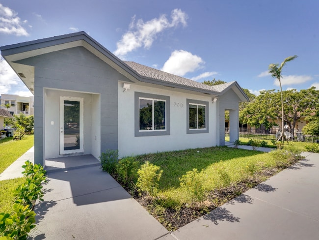 Foto del edificio - 760 SW 10th St