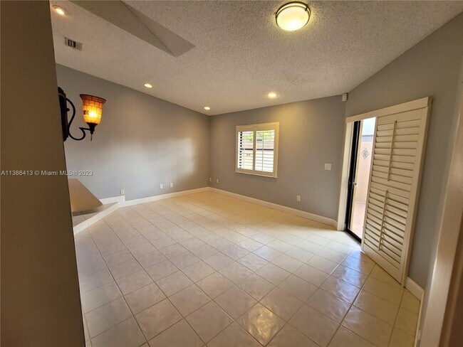 Foto del edificio - 11314 SW 11th St