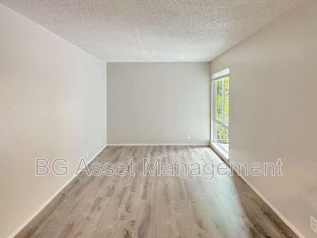 Building Photo - 944 Fletcher Ln