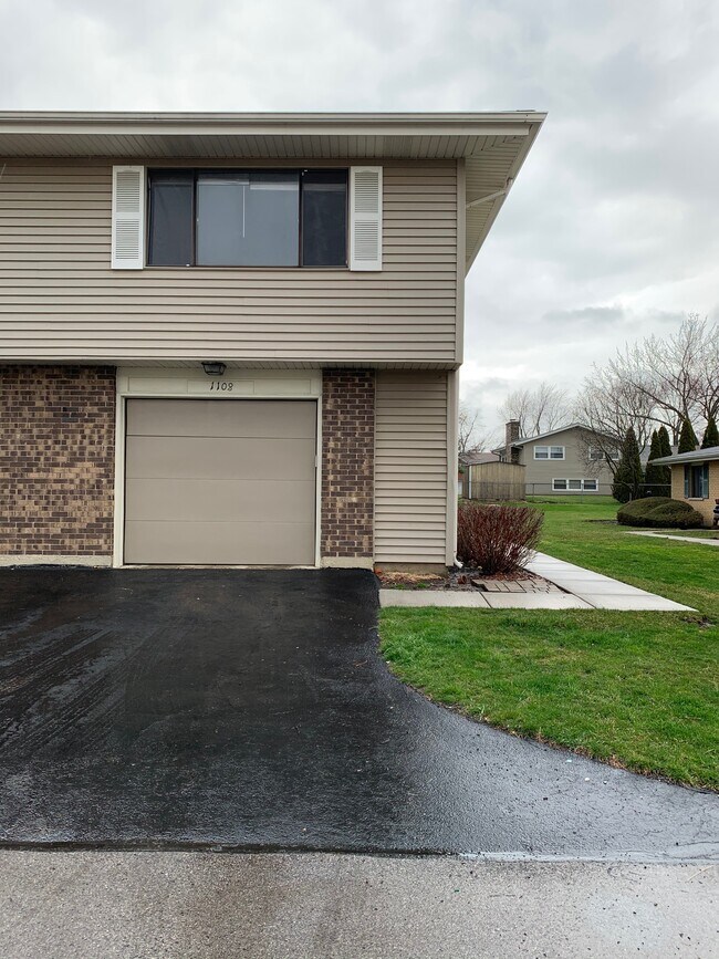 Building Photo - 1108 Quanset Ct