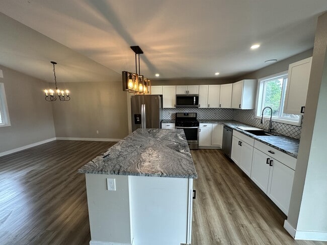 Building Photo - 7628 S Eaton Way