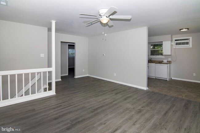 Building Photo - 106 Haines Ave