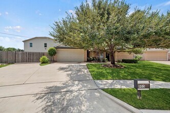 Building Photo - 903 Sugarfield Ct