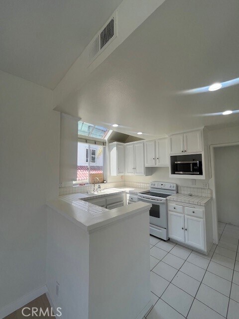 Building Photo - 44 Terra Vista