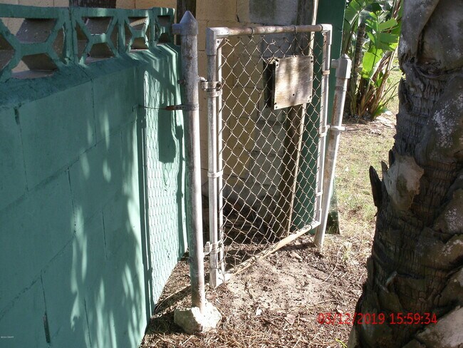 Building Photo - 2539 Coral Way E