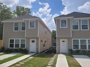 Building Photo - 7966 Fowlie St