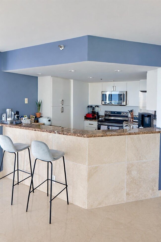 Foto del edificio - 1717 N Bayshore Dr