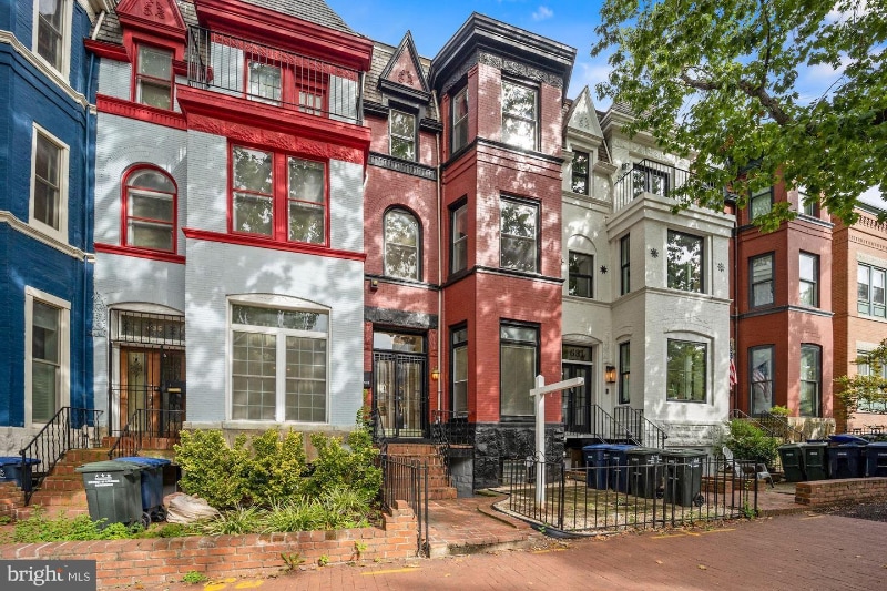 Foto principal - 633 8th St NE