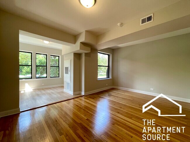 Foto del edificio - 2331 N Kedzie Blvd