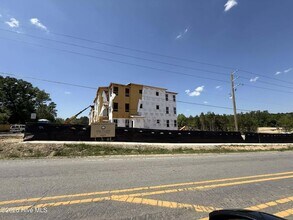 Building Photo - 520 Trove Ln