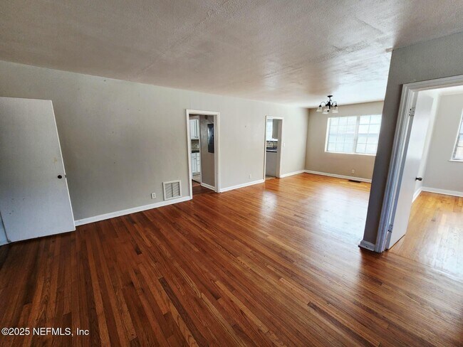 Foto del edificio - 3116 Belden Cir