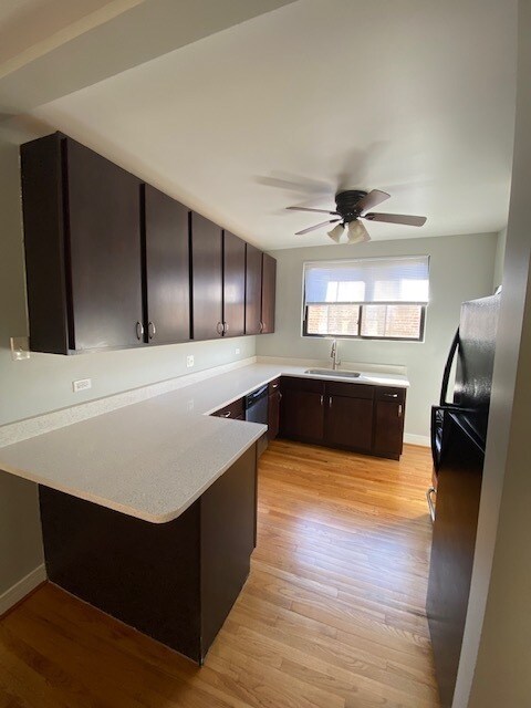 Building Photo - 5651 N Spaulding Ave