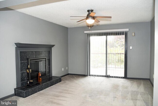 Building Photo - 813 Cambridge Cir