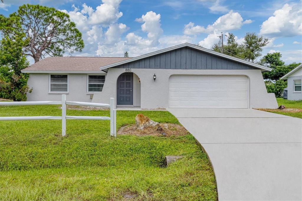 Primary Photo - 880 Queen Rd