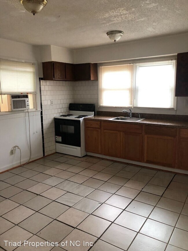 Building Photo - 3 br, 1.5 bath House - 607 Cross Street