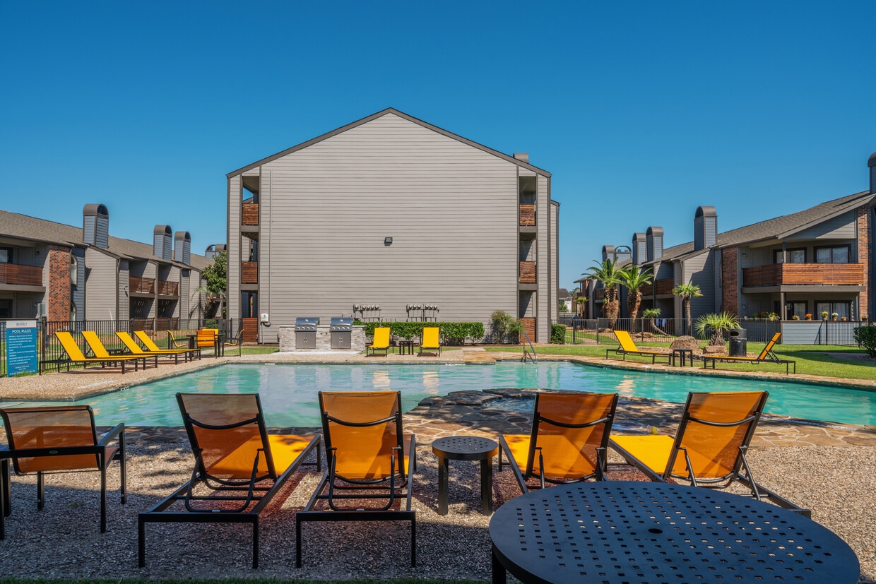 The Beverly at Clear Lake Apartments Houston, TX