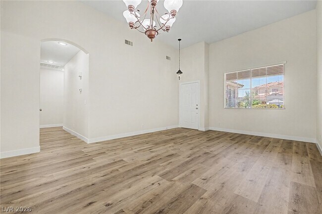 Building Photo - 571 Kavanagh Pl