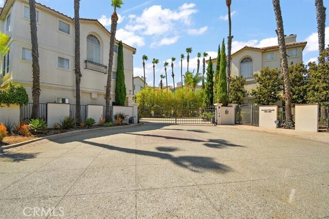 Foto del edificio - 5417 Marine Ave