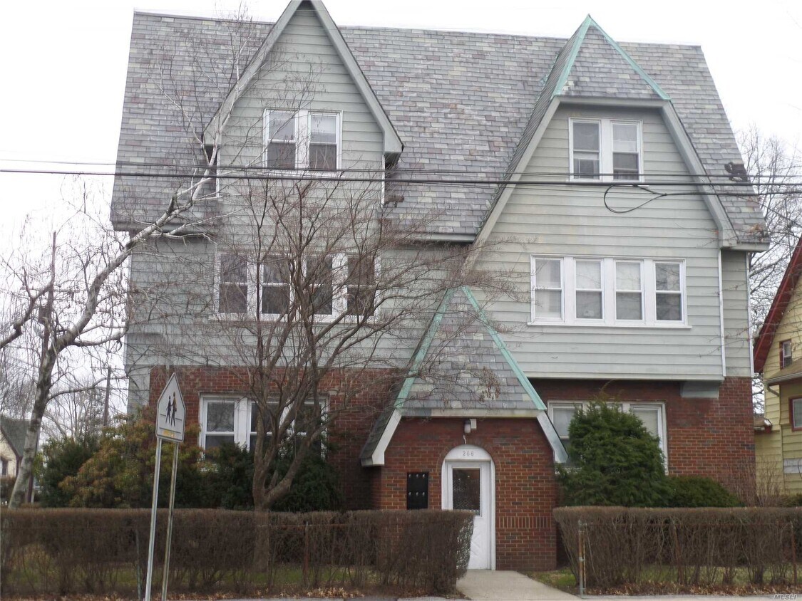 Primary Photo - 266 Washington St