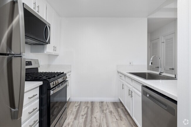 1 dormitorio, 1 baño - 650 pies cuadrados - Cocina - 1347 23rd St