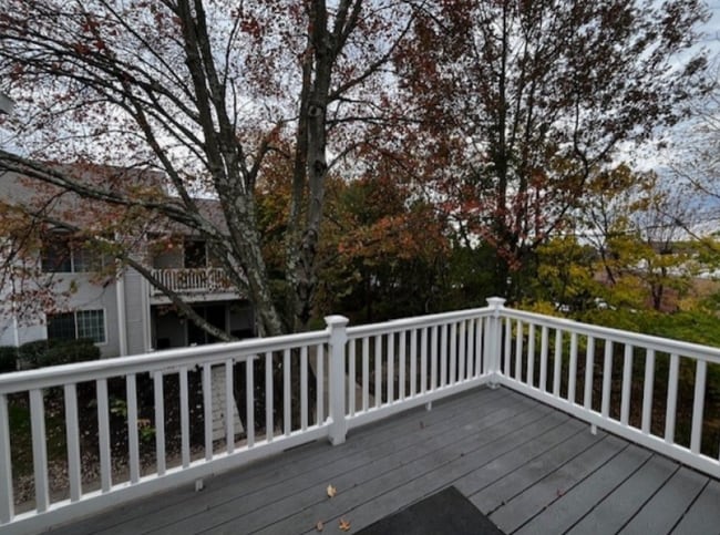 Foto del edificio - 8 Larkspur Ct