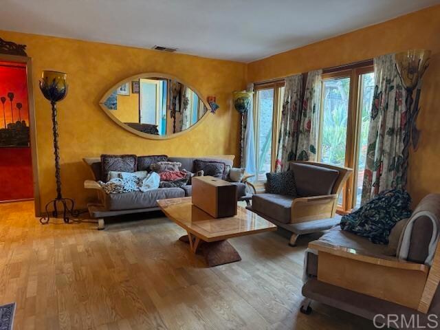 Foto del edificio - 347 Glenmont Dr