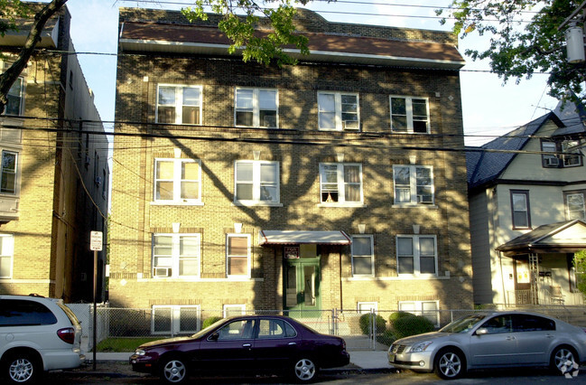 Building Photo - 309-311 Verona Ave